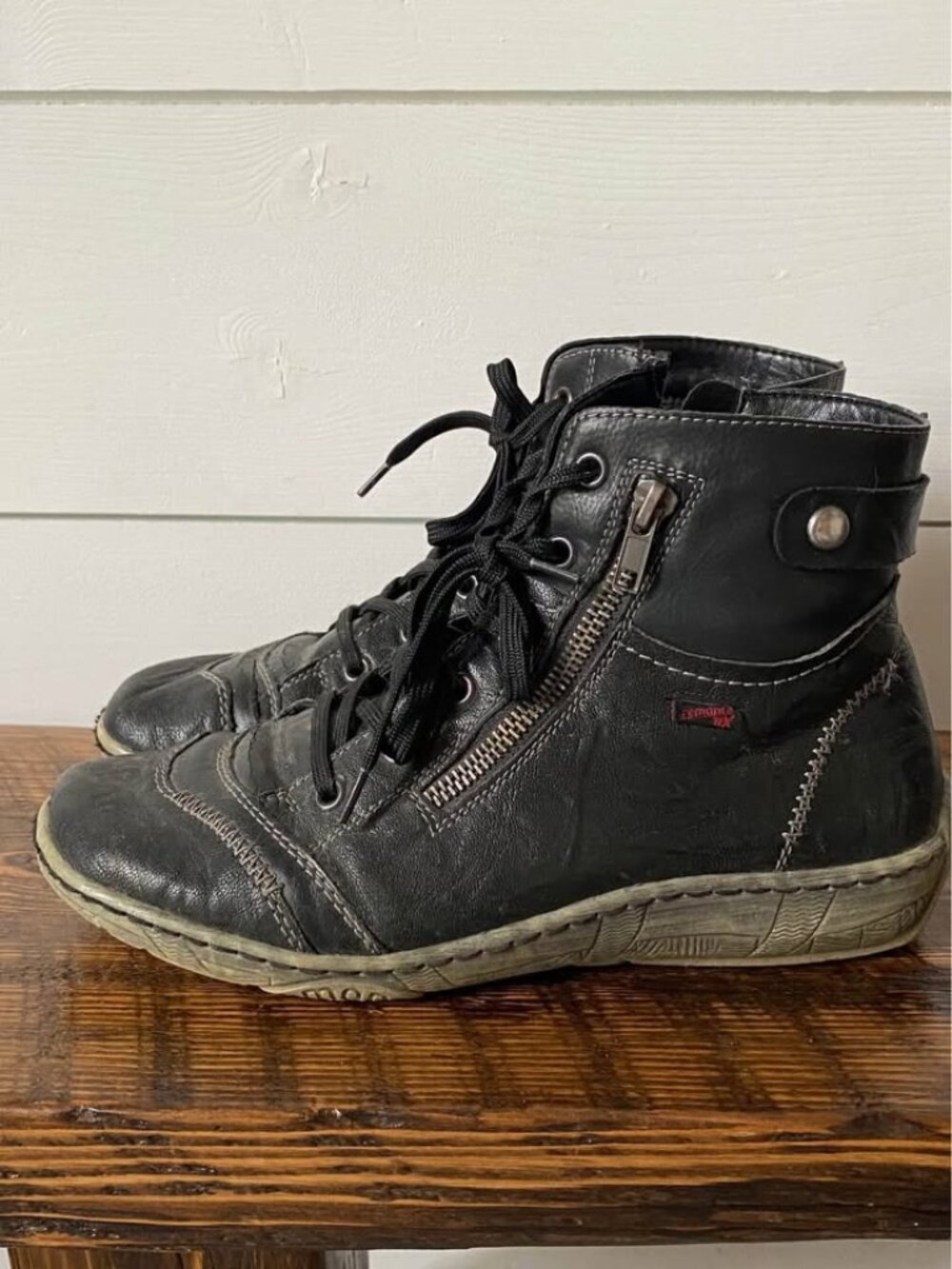 Remonte black boots